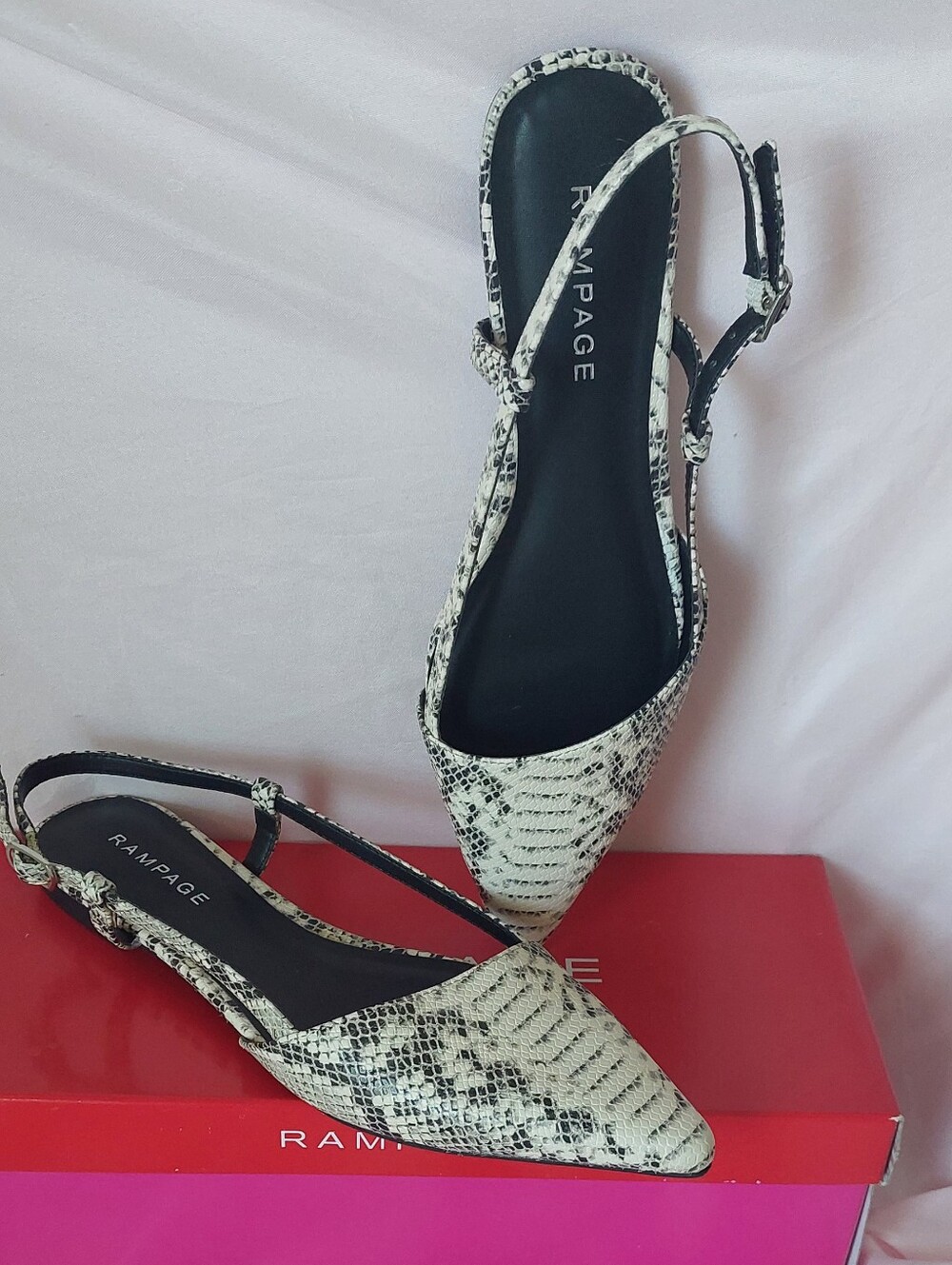 Women's Cora/ White Snake Flats by Rampage~ Sz 5.5. NIB.